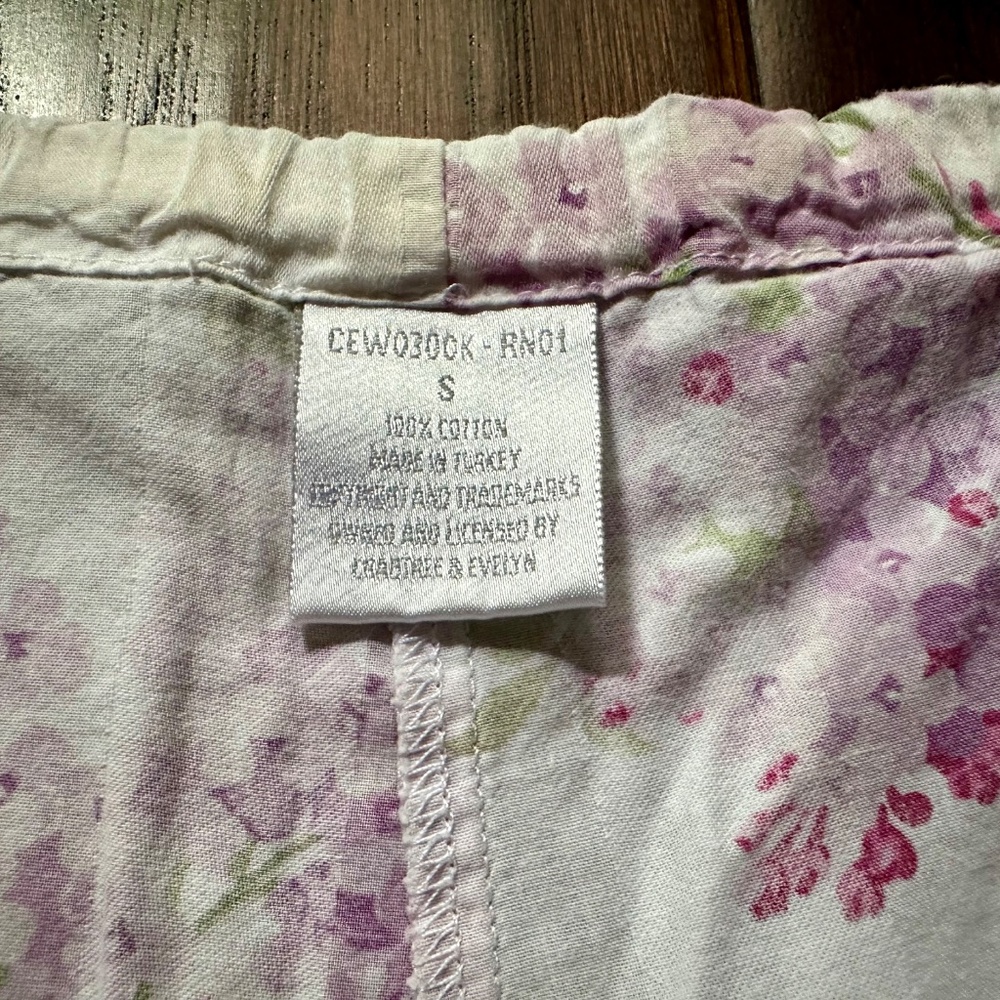 Parkleigh Casual Lounge/Pajama Pants Lilacs Size Small Like NEW! - Picture 3 of 7